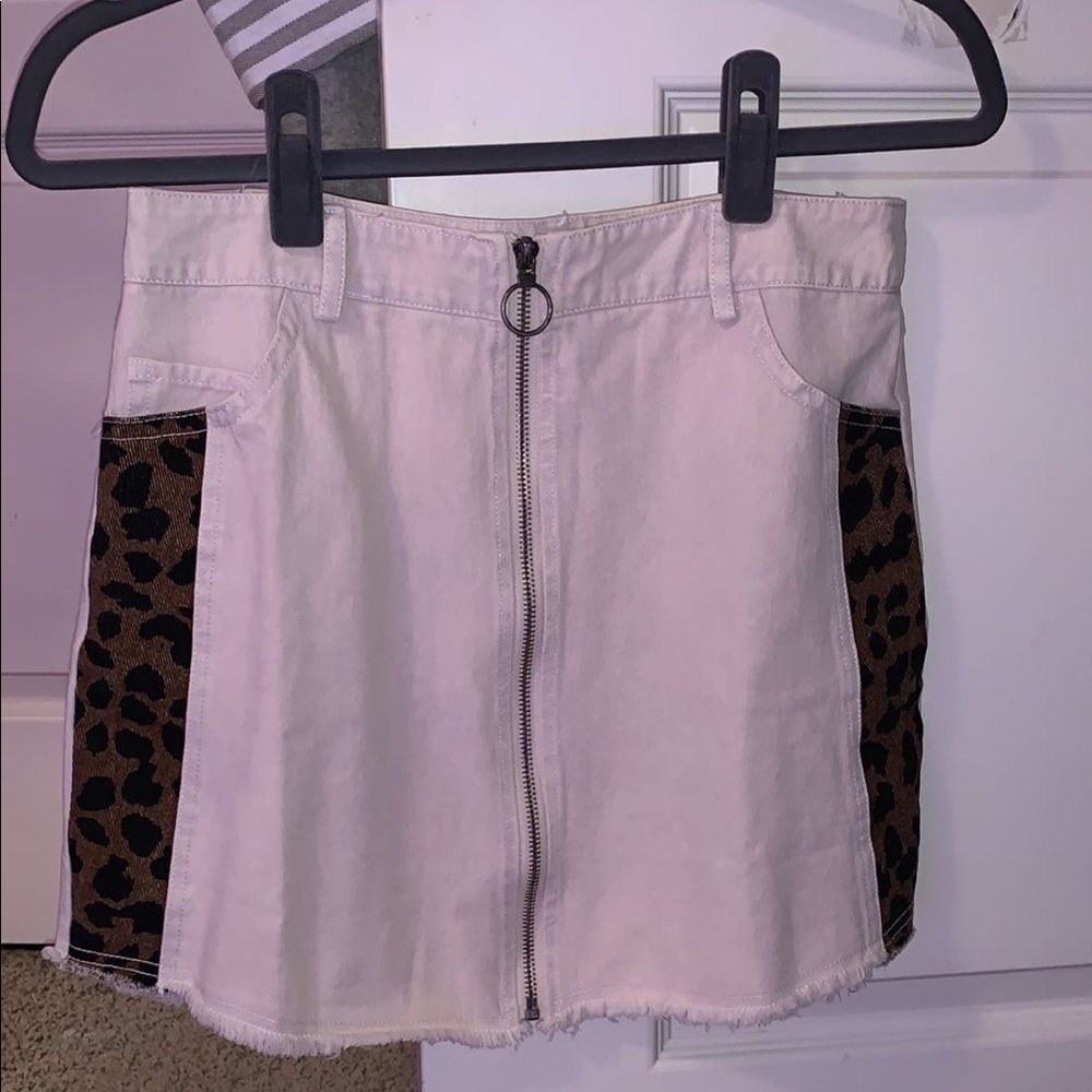 White cheetah zipper skirt